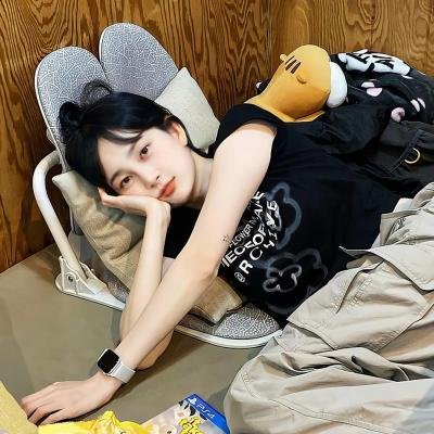 抓着彩虹的男人